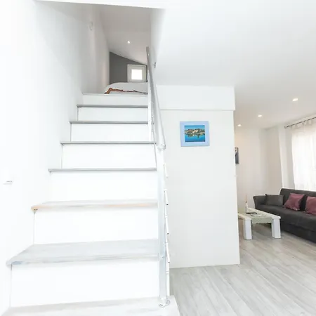 Alpha Loft 1br In Center Lejlighed *