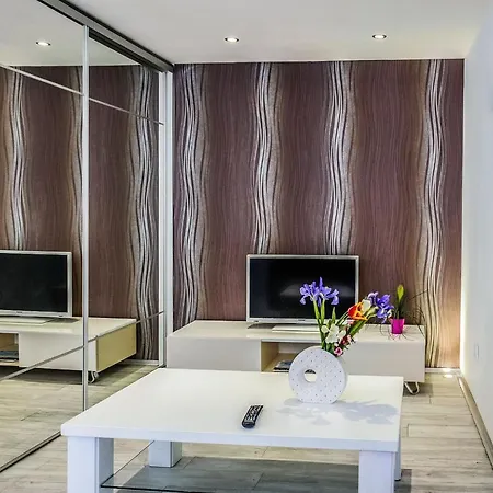 Alpha Loft 1br In Center 아파트 *