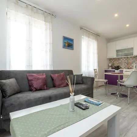 Appartamento Alpha Loft 1br In Center Zara