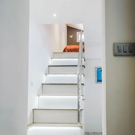 Alpha Loft 1br In Center 자다르